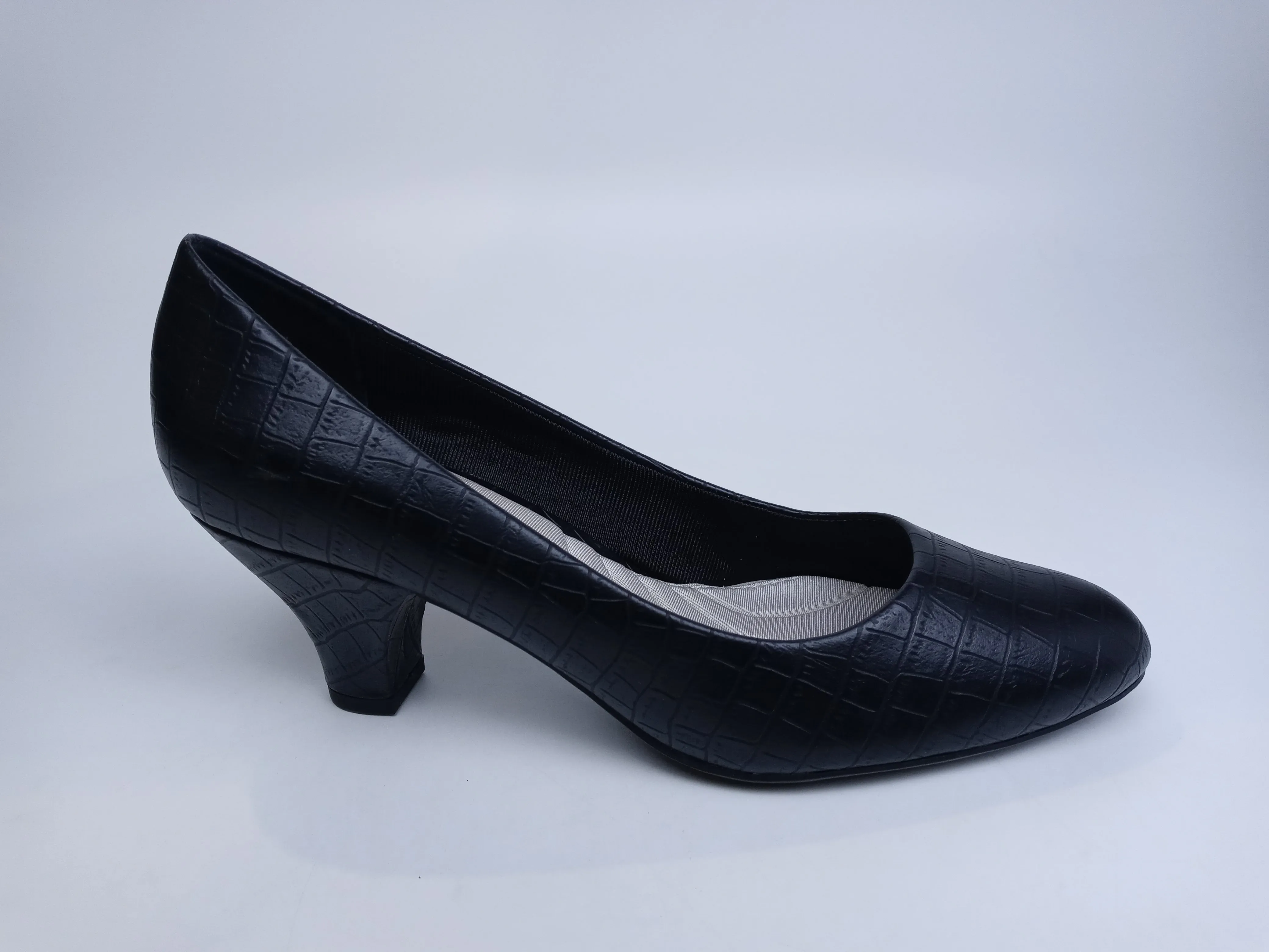 Easy Street Women Fabulous Pump Black Croco 9.5 Medium US Pair of Shoes