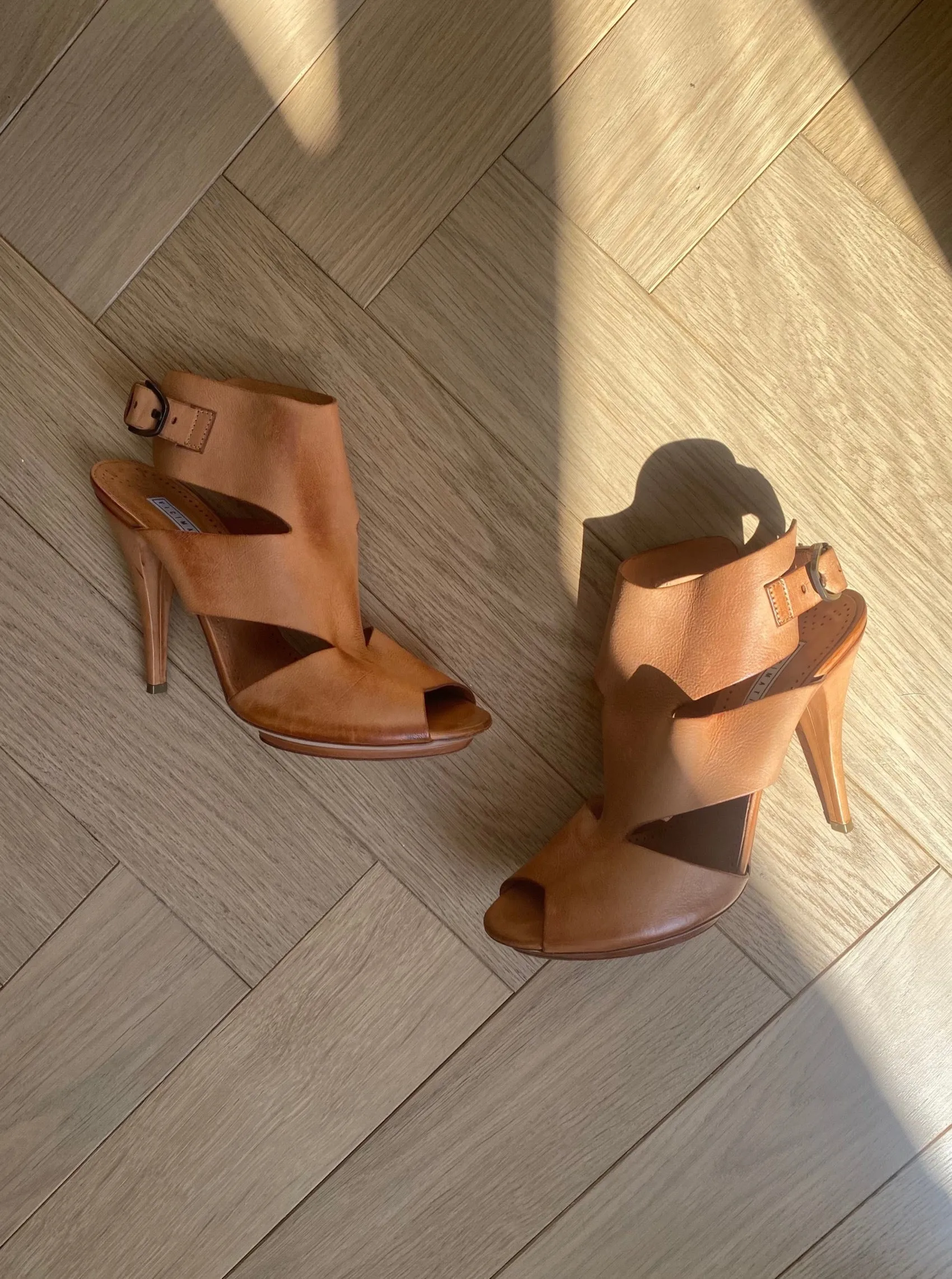 VIC MATI Sandals Size 39
